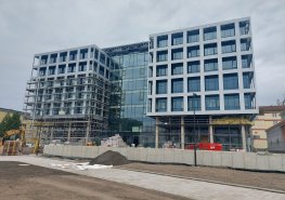 Pardubická nemocnice je opět připojena na elektrickou rozvodnou síť a postupně obnovuje provoz