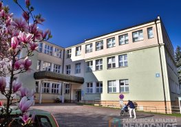 Prodloužení uzavření hlavního vchodu na kardiologii a parkoviště před budovou